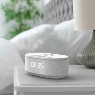 Goodmans Wireless Charging Alarm Clock Radio - Image 2